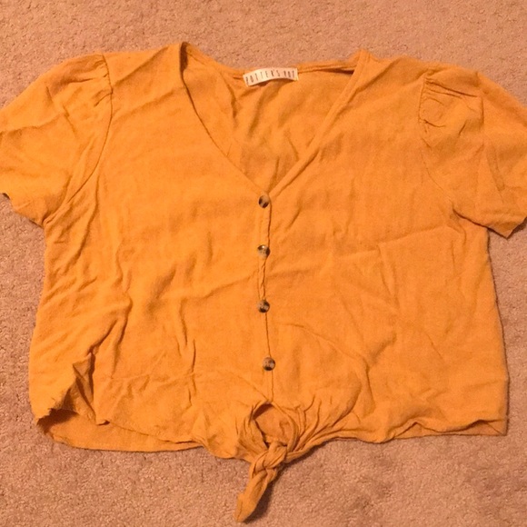 Cropped t-shirt with tie - Picture 1 of 1